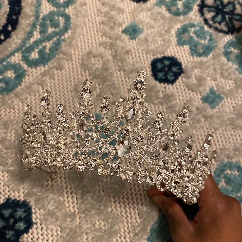 Beautiful Silver Tiara for Prom , Wedding and More!